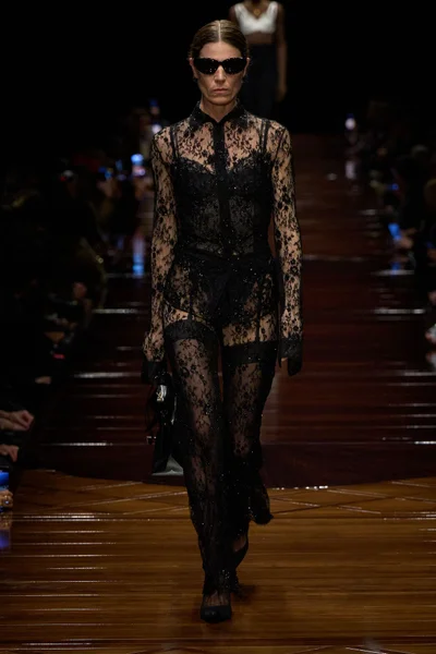 Look 4